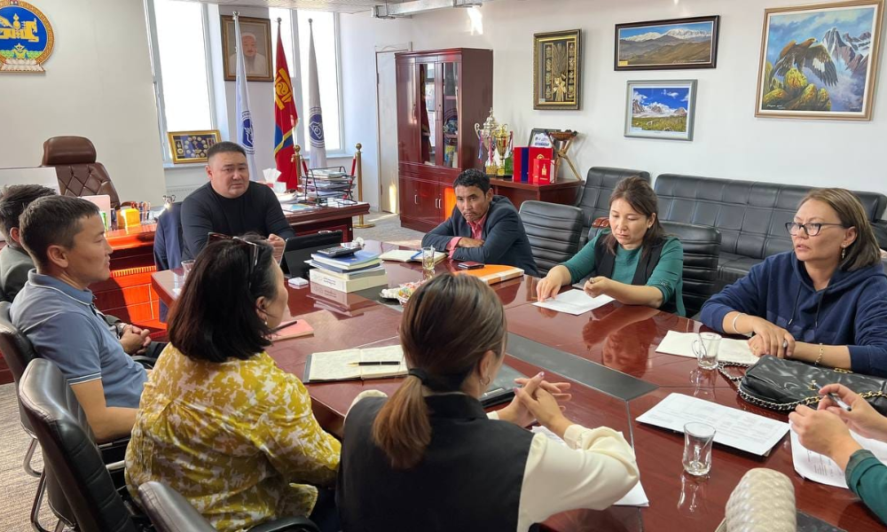 КЕЙС ХЭЛЭЛЦҮҮЛЭГ ЗОХИОН БАЙГУУЛЛАА.