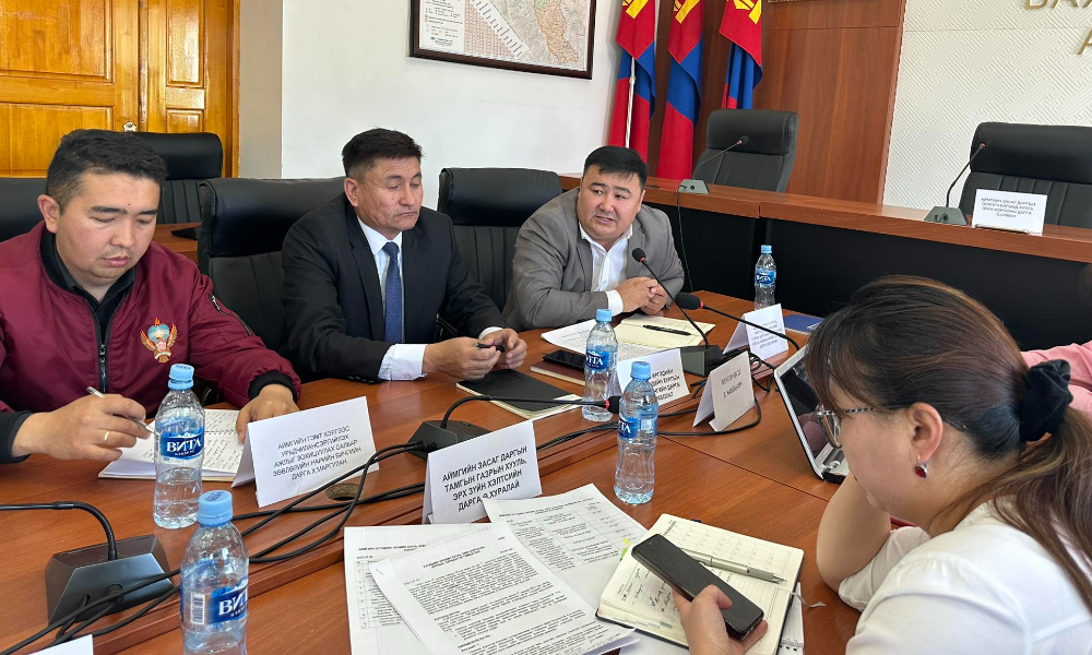 ХҮҮХДИЙН ЭРХИЙН ХУУЛЬ ЗҮЙН ХОРООНЫ ҮЙЛ АЖИЛЛАГААГ ДЭМЖИХ МЕНТОР БАГШ НАР БАЯН-ӨЛГИЙ АЙМАГТ АЖИЛЛАЛАА.