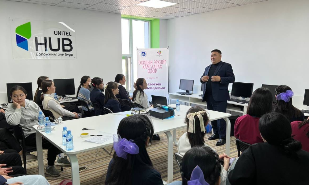 “ОЛОН УЛСЫН ОХИДЫН ЭРХИЙГ ХАМГААЛАХ ӨДӨР”-ИЙГ ТОХИОЛДУУЛАН "ЧИ ХӨӨРХӨН" ӨДӨРЛӨГ ЗОХИОН БАЙГУУЛЛАА.