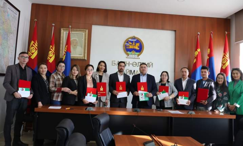 "ХОЛИВОЛ ХОГ, АНГИЛБАЛ БАЯЛАГ" УРАЛДААНД ГЭР БҮЛ, ХҮҮХЭД, ЗАЛУУЧУУДЫН ХӨГЖЛИЙН ГАЗАР "ТУСГАЙ БАЙР "ЭЗЭЛЛЭЭ.