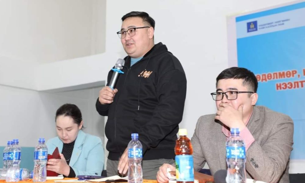 ХӨДӨЛМӨР, НИЙГМИЙН ХАМГААЛЛЫН САЛБАРЫН ХУУЛЬ ЭРХ ЗҮЙН ШИНЭЧЛЭЛ, БОДЛОГО АРГА ХЭМЖЭЭГ ТАНИЛЦУУЛАХ УУЛЗАЛТ ЦЭНГЭЛ СУМАНД ЗОХИОН БАЙГУУЛАГДЛАА.