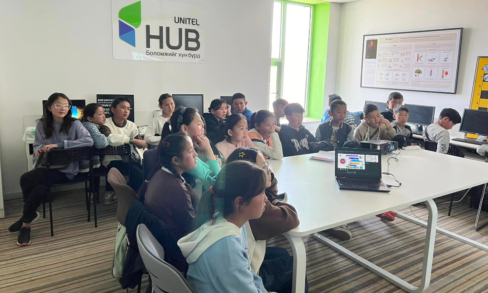 САГСАЙ СУМЫН ЕРӨНХИЙ БОЛОВСРОЛЫН Б.САРА БАГШТАЙ 6 Б АНГИЙН СУРАГЧДАД "ҮЕ ТЭНГИЙН ДЭЭРЭЛХЭЛТ" СЭДВИЙН ХҮРЭЭНД СУРГАЛТ ОРЛОО.